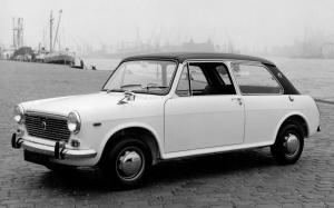Austin Glider 2-Door Saloon